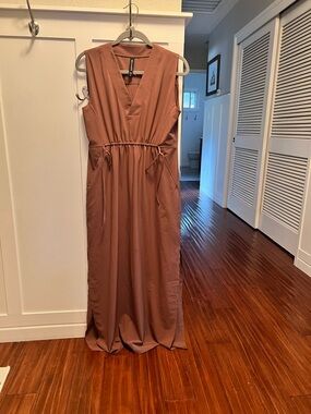 Athleta Sleeveless V-Neck Marlow Maxi Dress